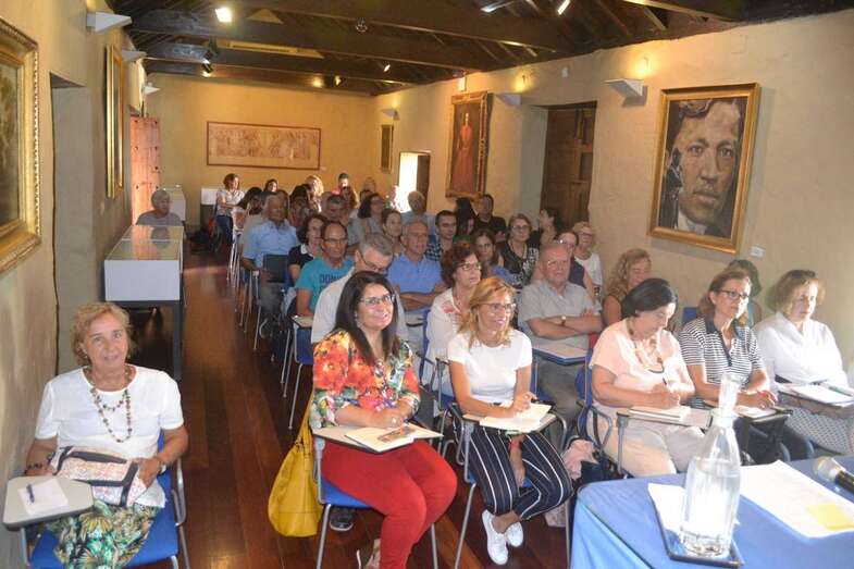 Asistentes al taller impartido por el periodista y escritor Santiago Gil (Foto Inma Perera)